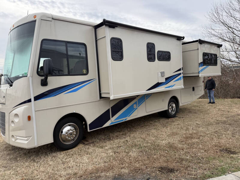 2019 Winnebago Vista 27PE