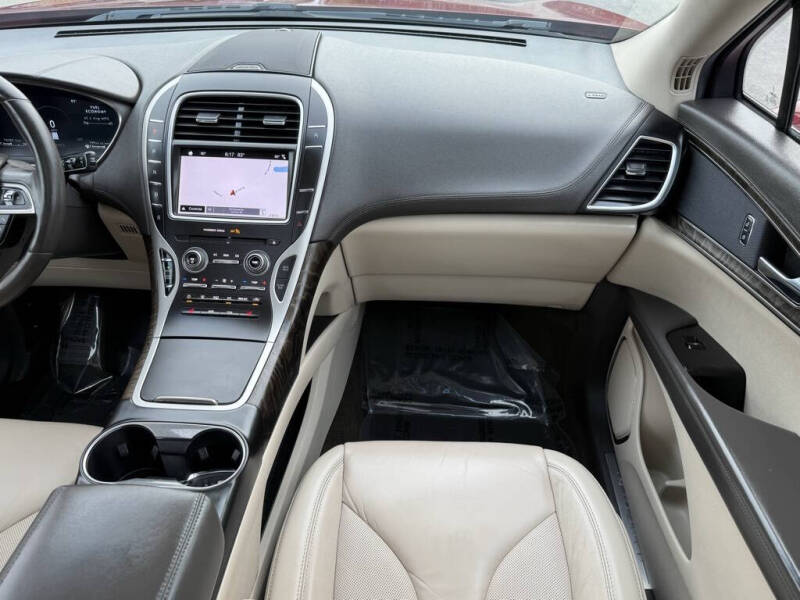 2019 Lincoln Nautilus Select