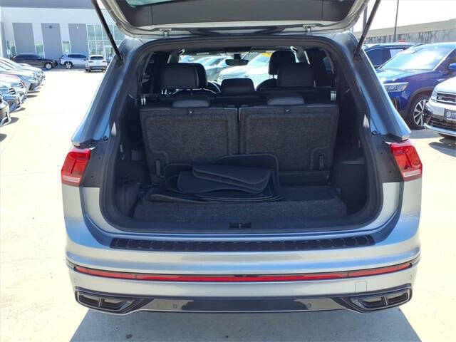 2023 Volkswagen Tiguan SE R-Line Black