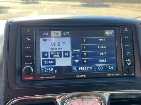 2011 Chrysler Town and Country Touring-L