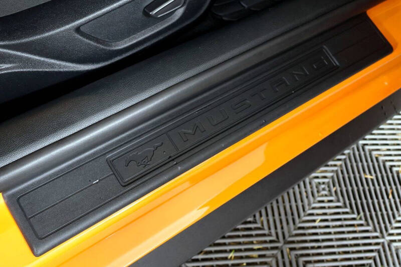 2020 Ford Mustang EcoBoost