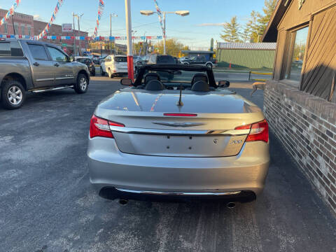 2013 Chrysler 200 Limited