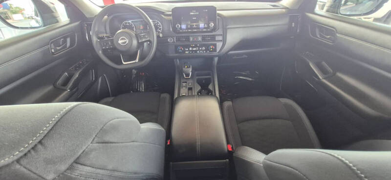 2024 Nissan Pathfinder S