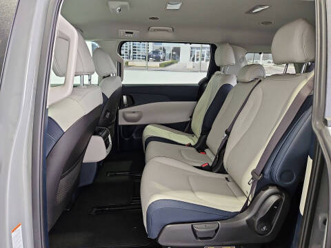 2025 Kia Carnival EX