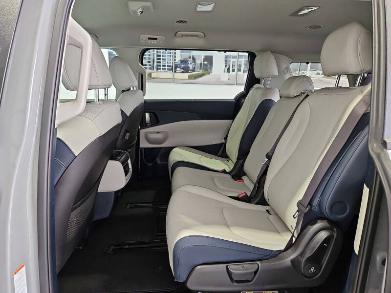 2025 Kia Carnival EX