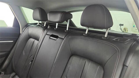 2022 Audi e-tron quattro Premium Plus