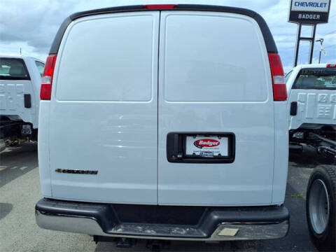 2025 Chevrolet Express 3500