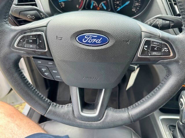 2018 Ford Escape SEL photo 18