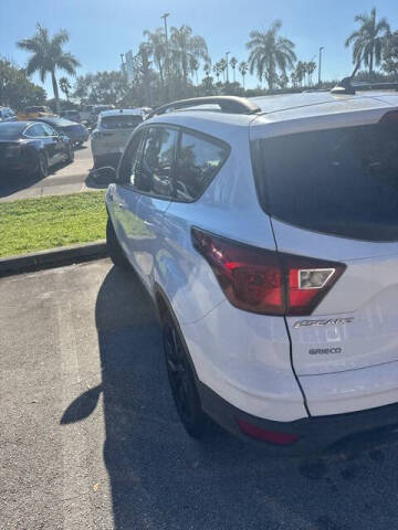 2019 Ford Escape SE