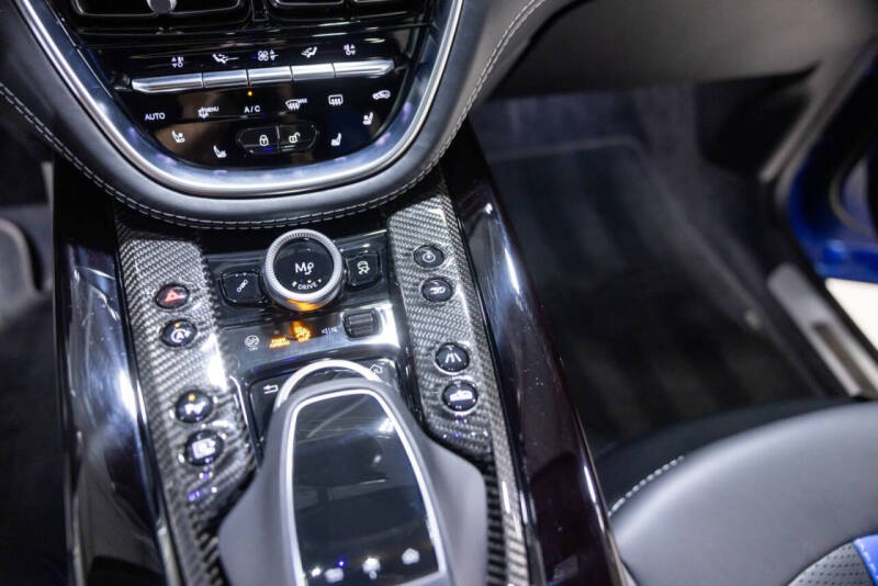 2023 Aston Martin DBX 707