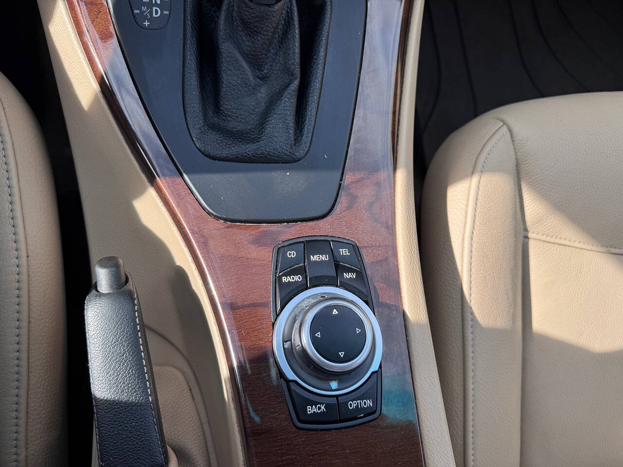 2011 BMW 3 Series 11