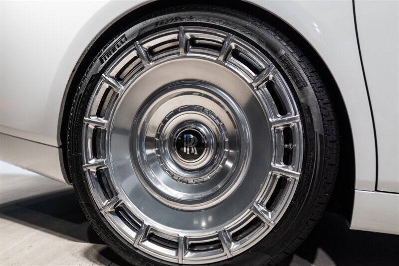 2025 Rolls-Royce Phantom