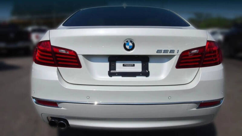 2016 BMW 5 Series 528i