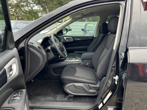 2017 Nissan Pathfinder S