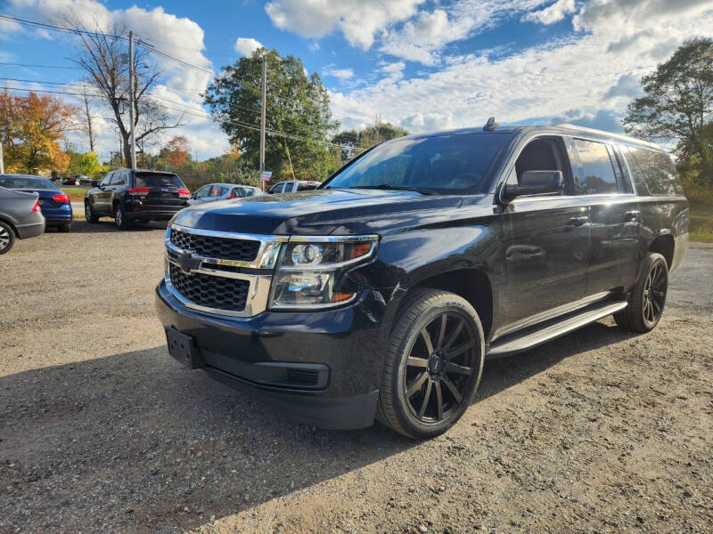 2019 Chevrolet Suburban LT's photo
