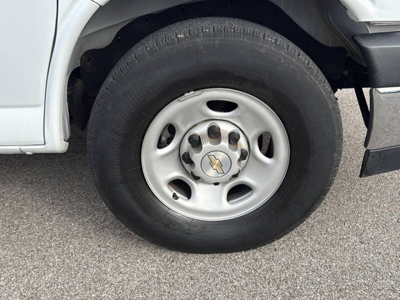 2023 Chevrolet Express 2500