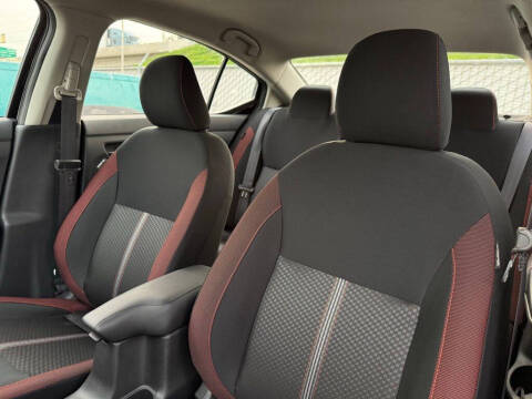 2025 Nissan Versa SR