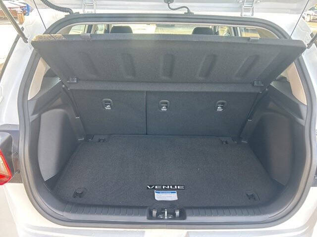 2026 Hyundai Venue SE