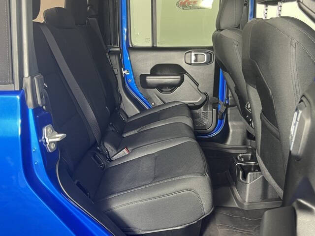 2022 Jeep Gladiator Willys