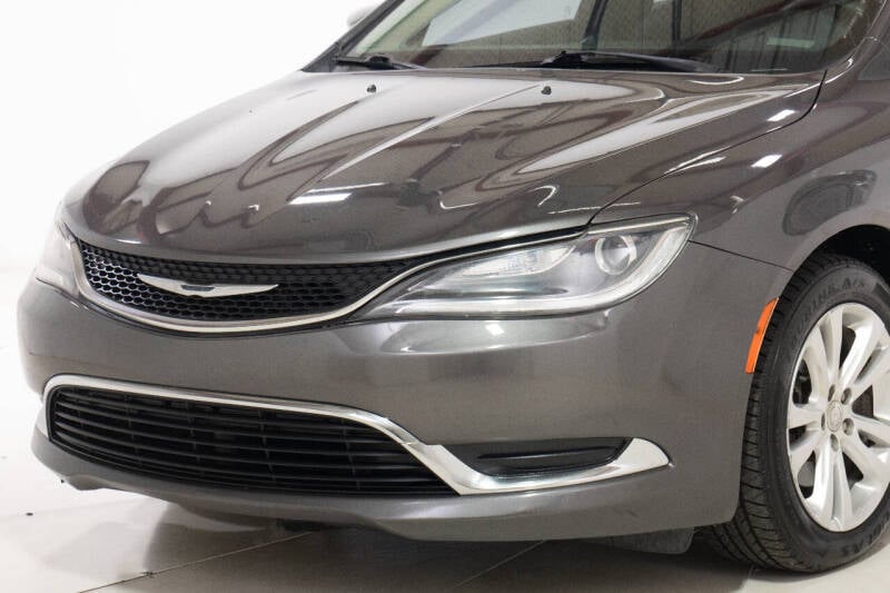 2015 Chrysler 200 Limited photo 13