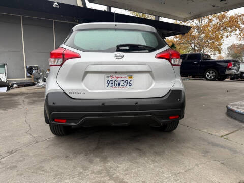 2020 Nissan Kicks S