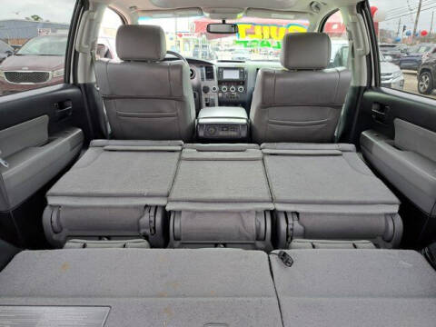 2016 Toyota Sequoia SR5