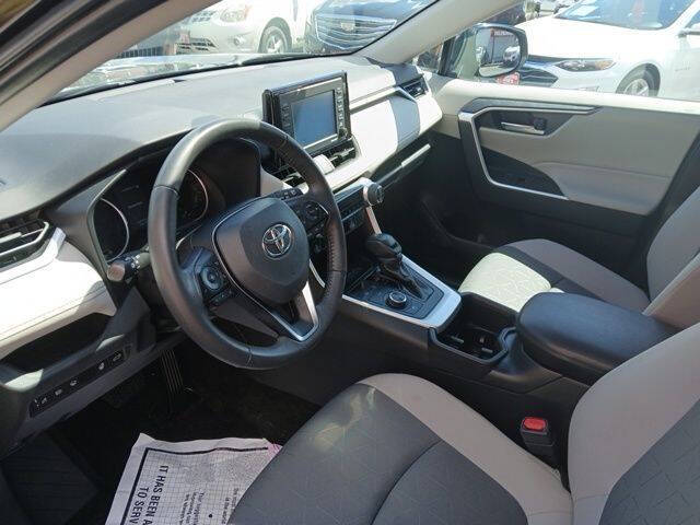 2022 Toyota RAV4 Hybrid XLE