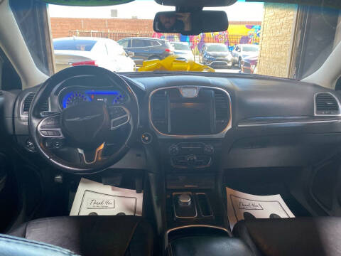 2017 Chrysler 300 Limited