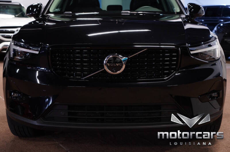 2024 Volvo XC40 B5 Plus Dark Theme