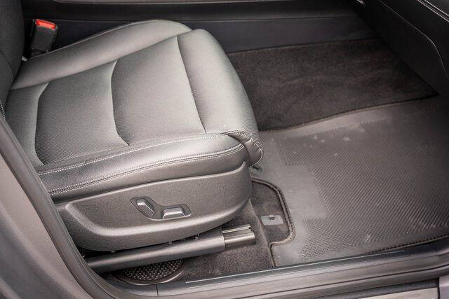 2025 Genesis GV70 2.5T Standard