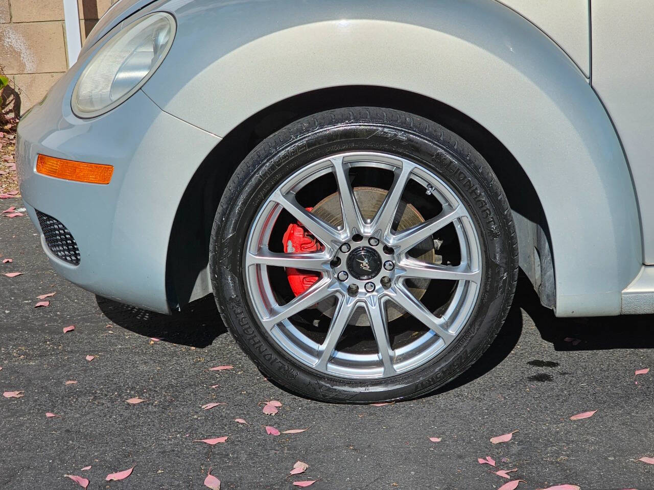 2009 Volkswagen New Beetle Convertible 14