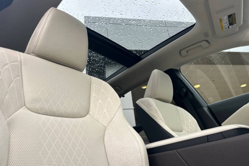 2026 Lexus RX 450h+ Luxury