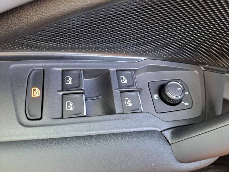 2025 Volkswagen Tiguan SE