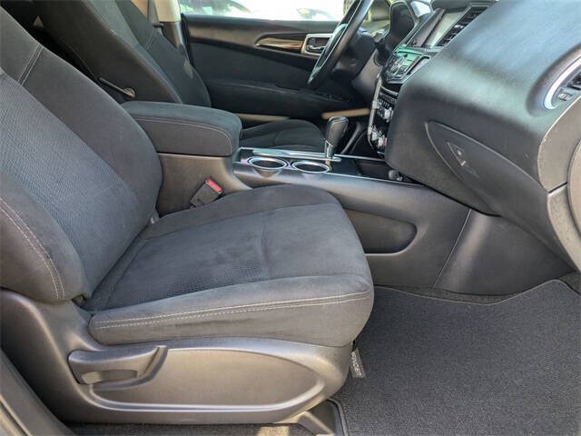 2013 Nissan Pathfinder SV