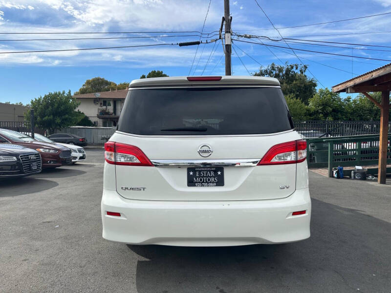 2017 Nissan Quest SV