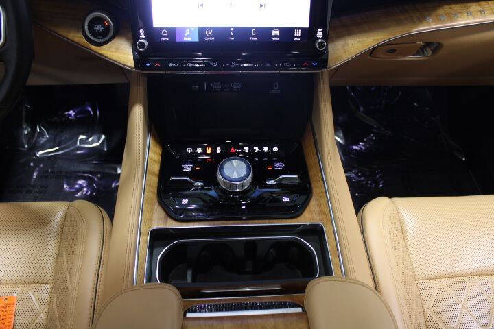 2022 Jeep Grand Wagoneer Series III