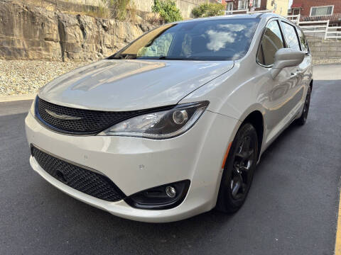 2020 Chrysler Pacifica Touring