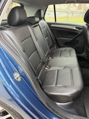 2016 Volkswagen Golf TSI SE