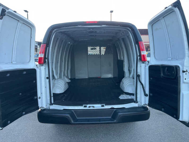 2022 Chevrolet Express 3500