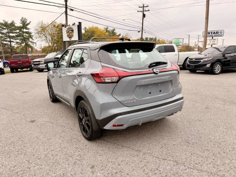 2021 Nissan Kicks SR
