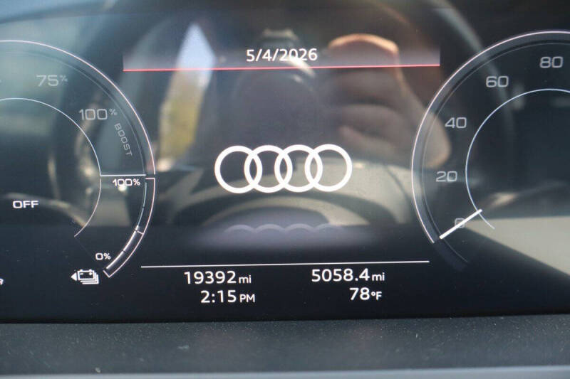 2021 Audi e-tron quattro Premium