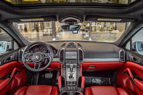 2016 Porsche Cayenne GTS