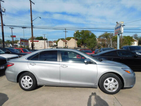 2016 Toyota Camry LE