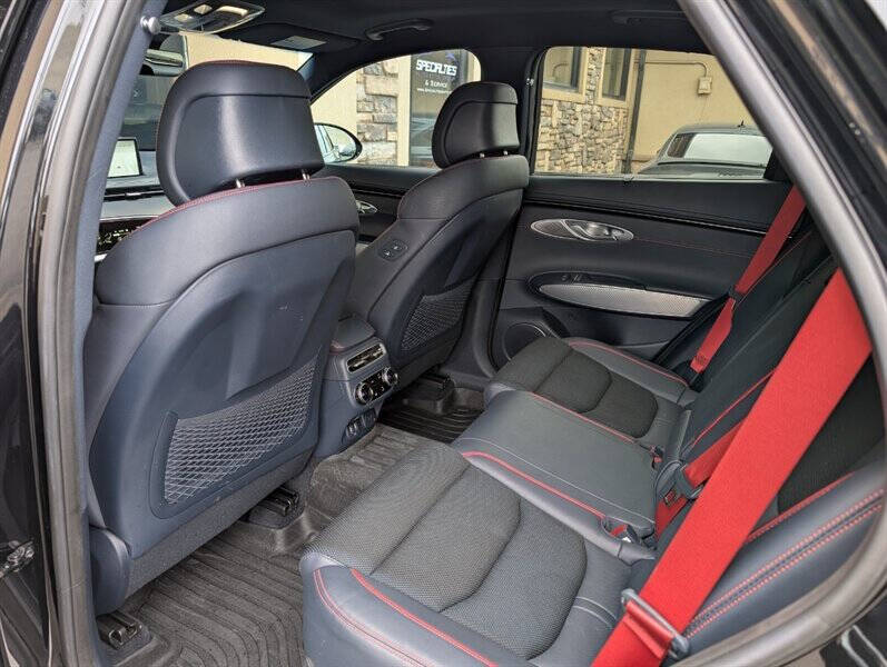 2023 Genesis GV70 2.5T Standard