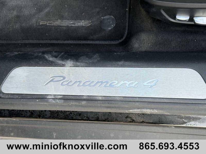 2018 Porsche Panamera 4
