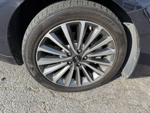 2017 Kia Cadenza Premium