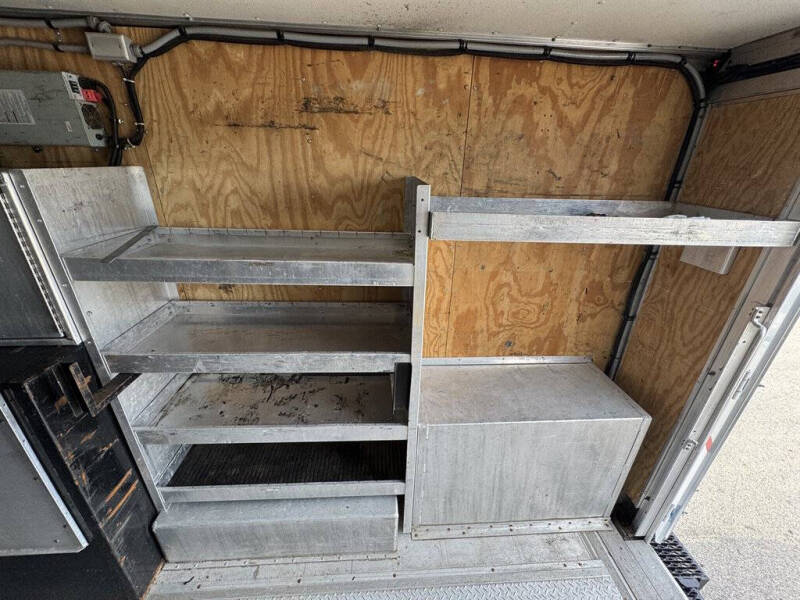 2016 Freightliner MT45 Chassis