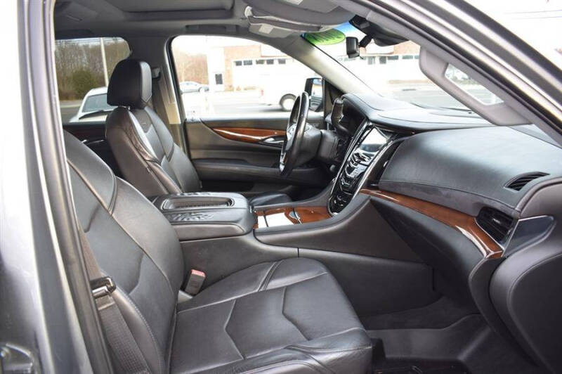 2018 Cadillac Escalade ESV Luxury