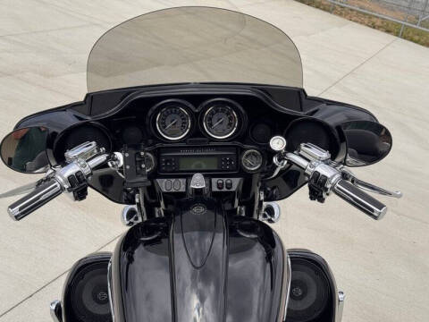 2011 Harley-Davidson Street Glide CVO