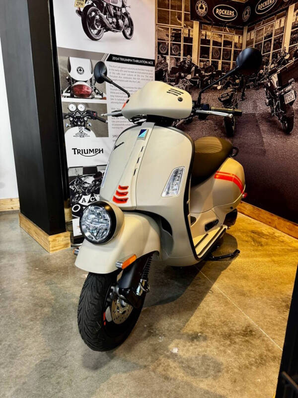 2024 Vespa GTV 300